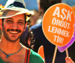 Yüzler Açılmaya Başladı! Kaos GL - LGBTİ+ Haber Portalı