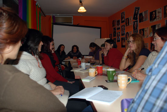 Kadınlar Yazma Atölyesinde Buluştu Kaos GL - LGBTİ+ Haber Portalı
