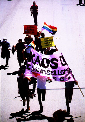 1 Mayıs Meydanlarında 10 Yıldır Gökkuşağı Bayrağı Dalgalanıyor! | Kaos GL - LGBTİ+ Haber Portalı Haber