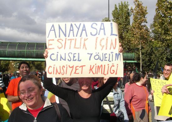 Tanal&rsquo;dan Aile Bakanlığı mevzuatının LGBT&rsquo;leri içermesi için kanun teklifi | Kaos GL - LGBTİ+ Haber Portalı Haber