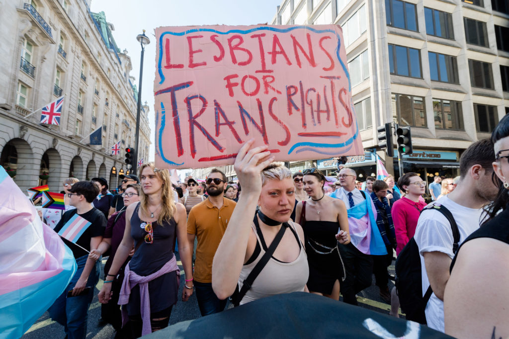 “Bugün kendimizi kimsesiz hissetmediğimiz yegane gün” Kaos GL - LGBTİ+ Haber Portalı