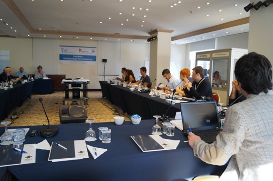 Medya plazalarında tutuklu gazeteciler: Türkiye&rsquo;de özgür basın mümkün mü? | Kaos GL - LGBTİ+ Haber Portalı Haber