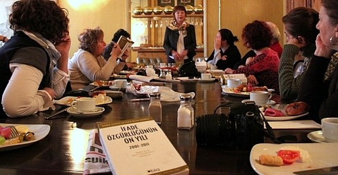 "İfade Özgürlüğü&rsquo;nün On Yılı" Kitabı Tanıtıldı | Kaos GL - LGBTİ+ Haber Portalı Haber