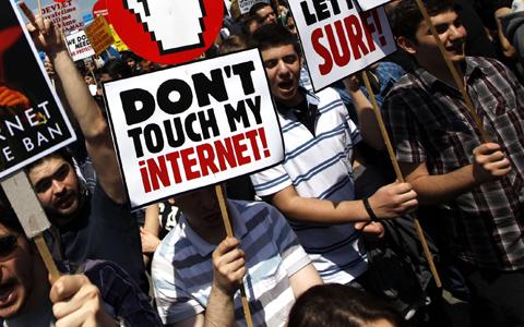 &lsquo;Türkiye&rsquo;de Kaygı Verici İnternet Yasakları Var&rsquo; | Kaos GL - LGBTİ+ Haber Portalı Haber