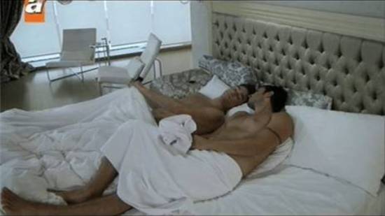 Televizyonda Eşcinselliği Tartışmanın Cezası 500 Bin Lira | Kaos GL - LGBTİ+ Haber Portalı Haber