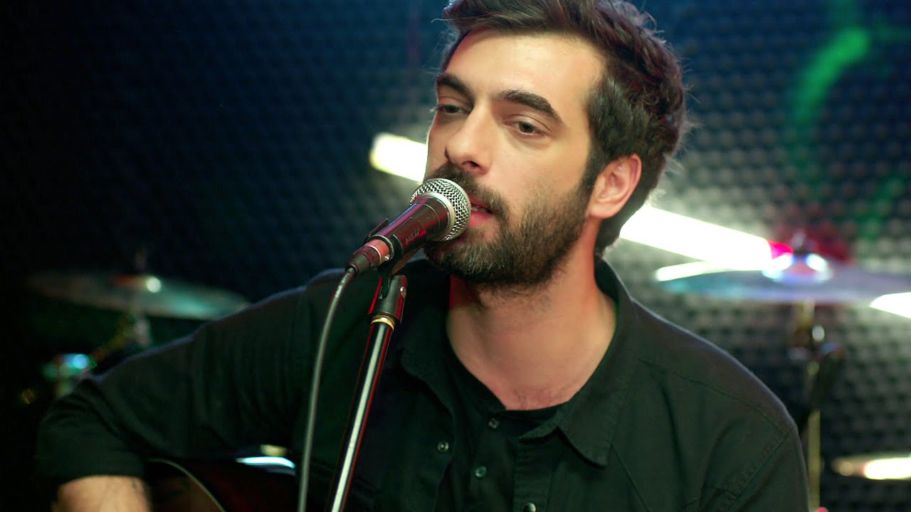 Salonda oturmayıp gizlice yatağımıza giren laçolara… | Kaos GL - LGBTİ+ Haber Portalı Haber