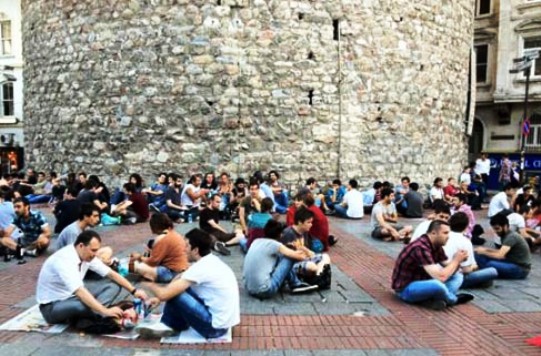 &lsquo;Galata Kulesi Meydanı Halka Kapatılıyor&rsquo; | Kaos GL - LGBTİ+ Haber Portalı Haber
