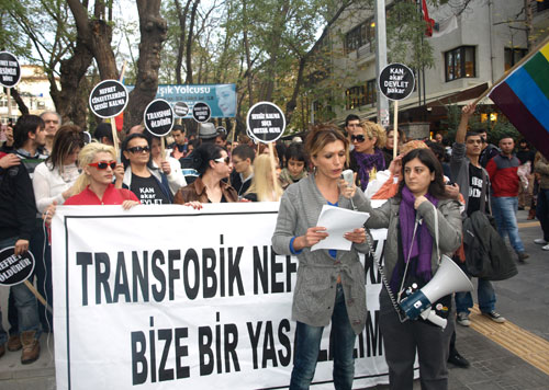 Trans Bireyleri Anma Haftası Nefrete Karşı Yürüyüş İle Tamamlandı Kaos GL - LGBTİ+ Haber Portalı