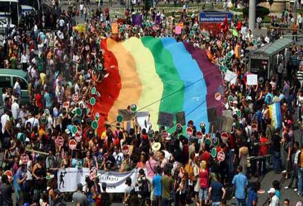 !f&rsquo;de Arka Bahçede Ot, Türkiye&rsquo;de LGBT Olmak Konuşulacak | Kaos GL - LGBTİ+ Haber Portalı Haber