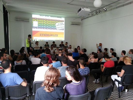 LGBTİ örgütlenmeleri her yerde: 3 kişi kalsak da devam! | Kaos GL - LGBTİ+ Haber Portalı Haber