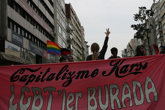 Castro Bile... Kaos GL - LGBTİ+ Haber Portalı