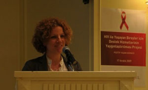 Dört HIV+ Bireyden Üçü Kötü Muamele Görüyor! | Kaos GL - LGBTİ+ Haber Portalı Haber