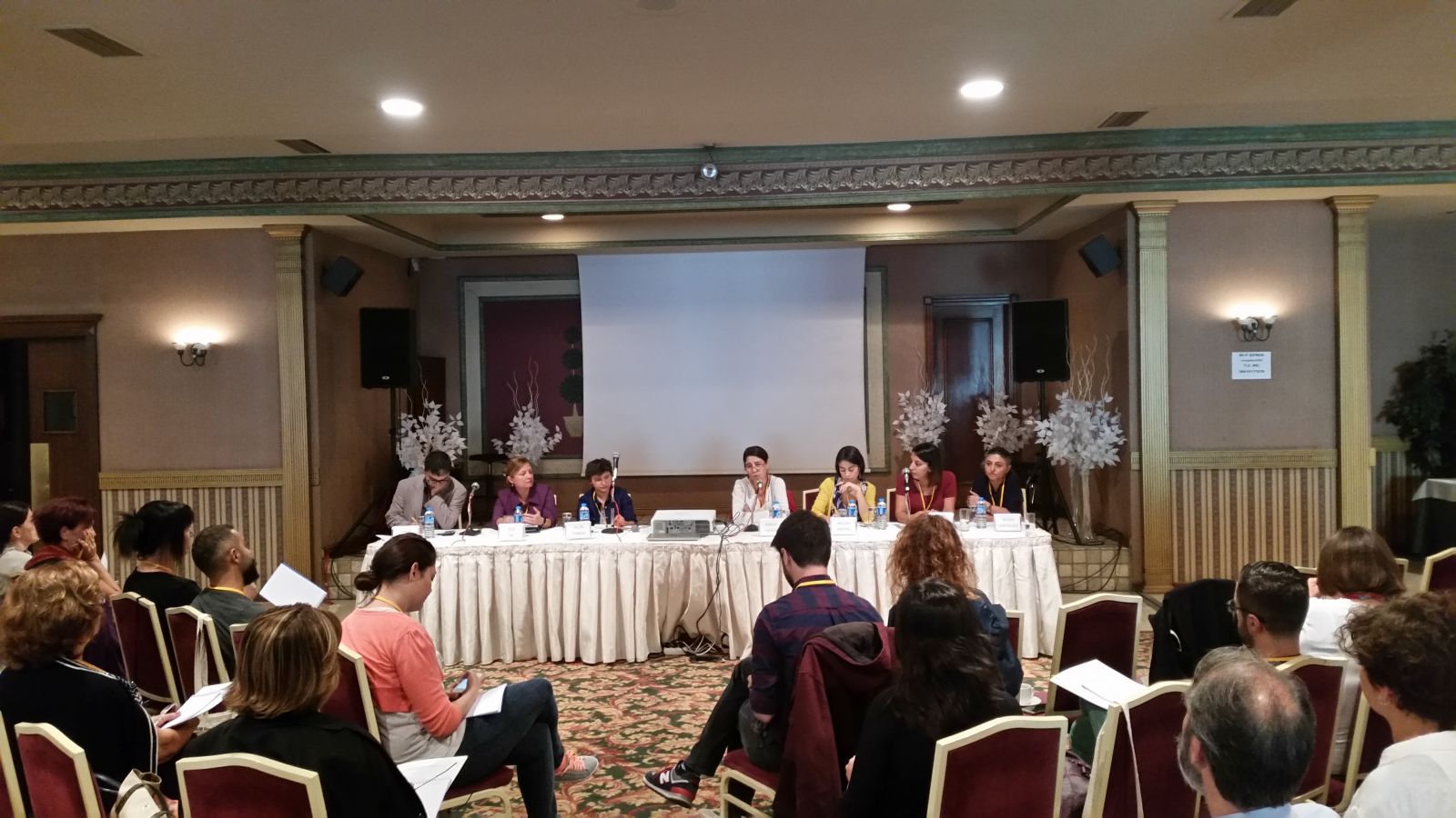 Kadın ve LGBT örgütleri buluştu | Kaos GL - LGBTİ+ Haber Portalı Haber