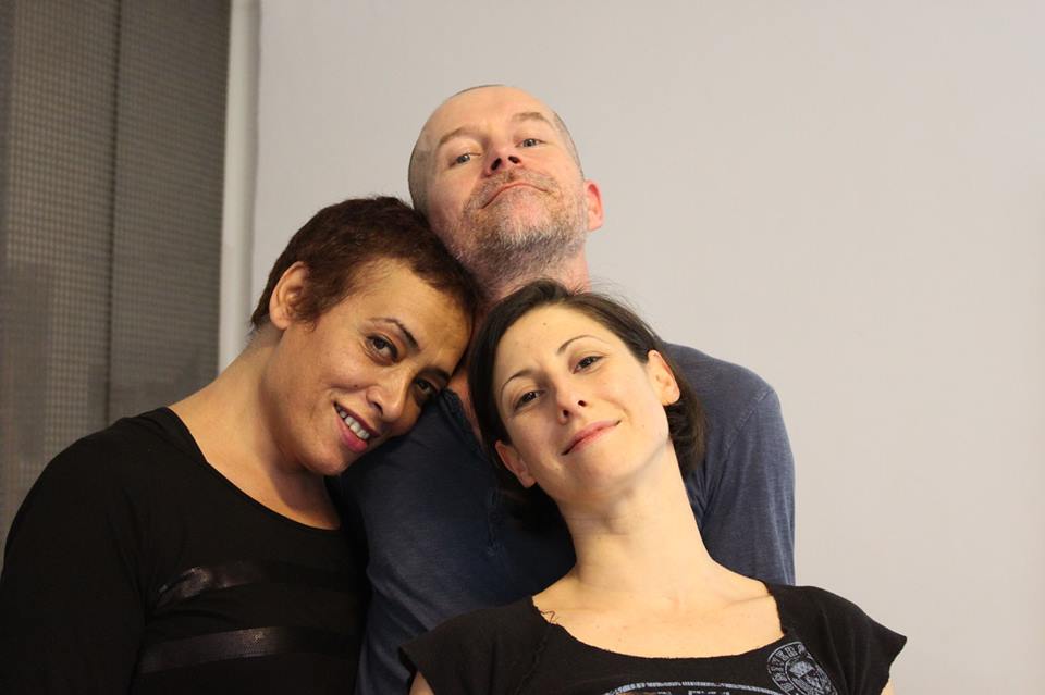 Esmeray In Between&rsquo;i Anlattı: Oyun, Hepimizin Hikayesi | Kaos GL - LGBTİ+ Haber Portalı Haber