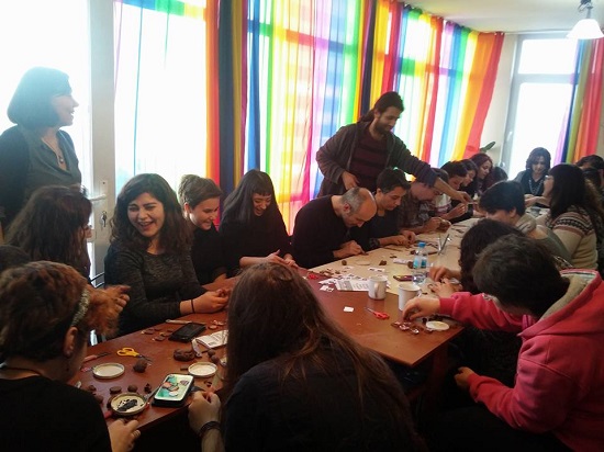 Kil İşleri gökkuşağına boyandı! Kaos GL - LGBTİ+ Haber Portalı