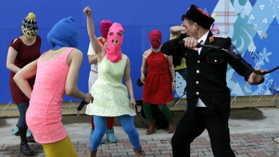 Soçi&rsquo;de Pussy Riot&rsquo;a Polis Kırbacı! | Kaos GL - LGBTİ+ Haber Portalı Haber