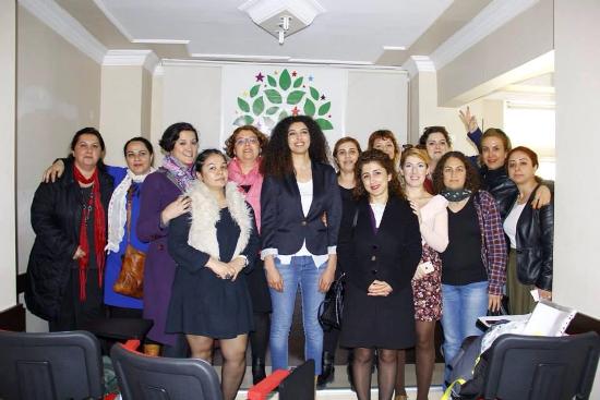 &lsquo;Feminist bakış açısında kendimi var edebileceğim parti HDP&rsquo; | Kaos GL - LGBTİ+ Haber Portalı Haber
