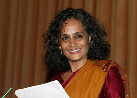 Arundhati Roy: &lsquo;Hepimizi Susturmaları Zor Olacak. İmkânsız.&rsquo; | Kaos GL - LGBTİ+ Haber Portalı Haber