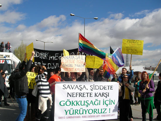 Demokratik Anayasa! Yani Ne Demek İstiyorsun? | Kaos GL - LGBTİ+ Haber Portalı Haber