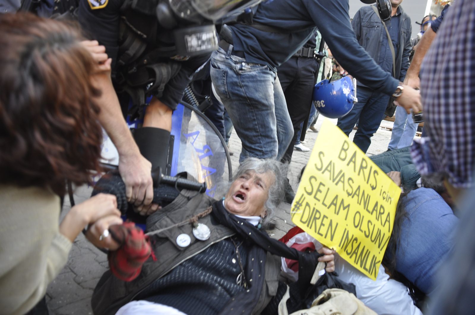 Ankara&rsquo;da Kobanê&rsquo;ye destek eylemine polis saldırısı | Kaos GL - LGBTİ+ Haber Portalı Haber