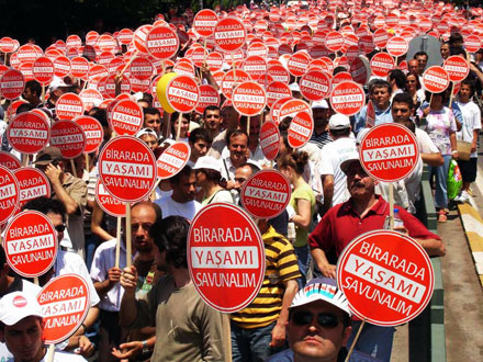 Onurlu Bir Barış İçin Savaşı Durdurun! Kaos GL - LGBTİ+ Haber Portalı