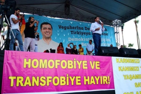 Demirtaş: &lsquo;Bize oy verenlerin cinsel kimliğiyle alay edecek kadar alçalmışlar!&rsquo; | Kaos GL - LGBTİ+ Haber Portalı Haber