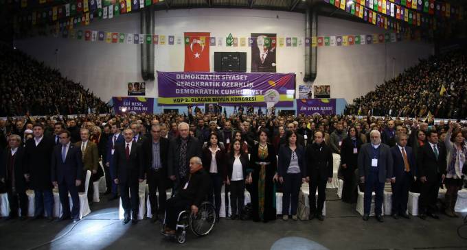 HDK ve HDP’nin yeni yönetimindeki LGBTİ aktivistleri | Kaos GL - LGBTİ+ Haber Portalı Haber