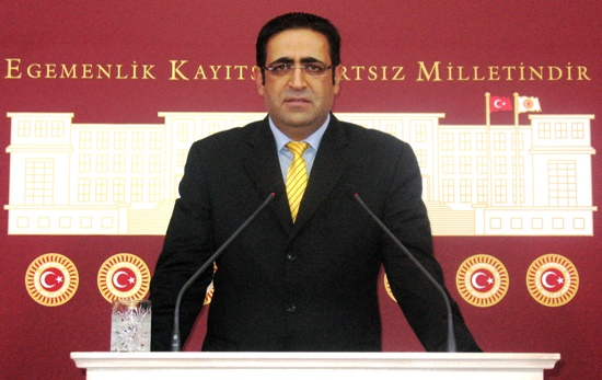 Uzlaşma Oyunundan &lsquo;AKP-BDP Anayasası&rsquo; Pazarlığına! | Kaos GL - LGBTİ+ Haber Portalı Haber