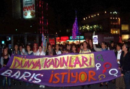 Kadınlar Hayatın Konuşmasını İstiyor, Ölümün Değil Kaos GL - LGBTİ+ Haber Portalı