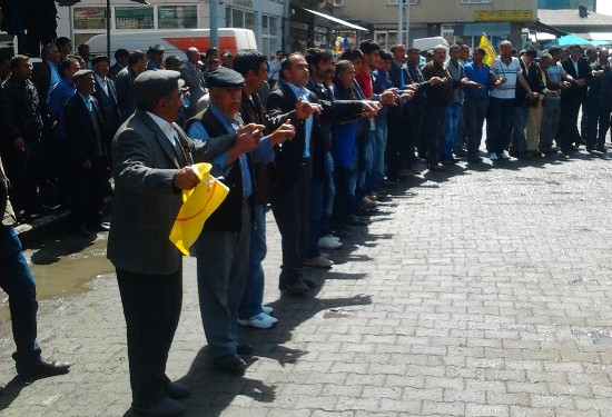 Kars&rsquo;ta Milletvekilleri Halkla Buluştu | Kaos GL - LGBTİ+ Haber Portalı Haber