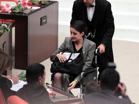 Pavey’den Destek Kaos GL - LGBTİ+ Haber Portalı