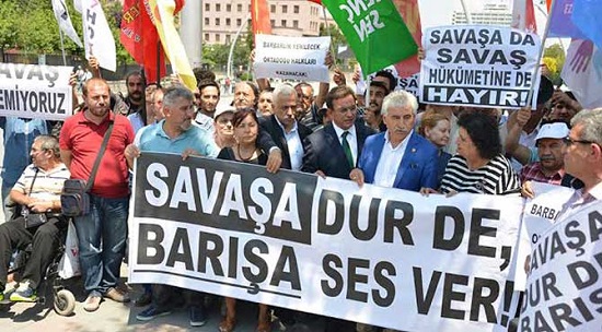 "Hiç kimse bizden savaşla ve şiddetle yaşamaya alışmamızı beklemesin!" | Kaos GL - LGBTİ+ Haber Portalı Haber