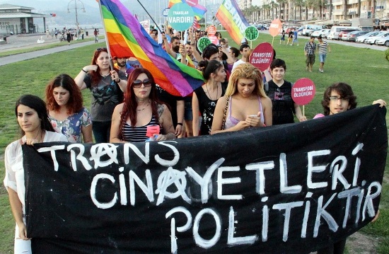 İzmirli Transfobi Karşıtları Nefret Cinayetlerine Karşı Yürüdü | Kaos GL - LGBTİ+ Haber Portalı Haber