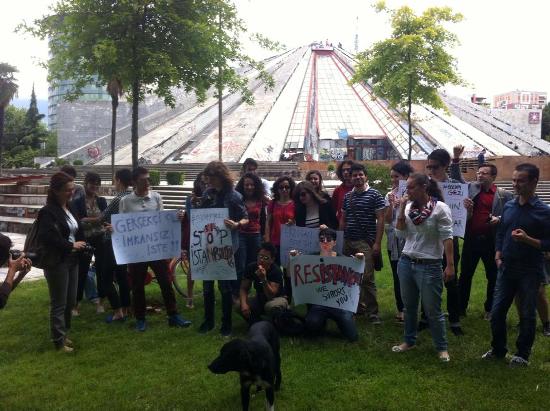 Today, in fact, I protested for...Albania! | Kaos GL - News Portal for LGBTI+ News