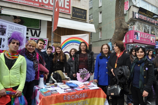 Gökkuşağı Hatırası: Gökkuşağı her yerde, sadece yağmurun yağmasını bekleme | Kaos GL - LGBTİ+ Haber Portalı Haber