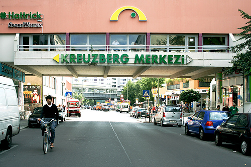 Şarkılar bizi söyler  Emrah’ı söyleyen şarkılar Kaos GL - LGBTİ+ Haber Portalı