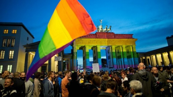 Almanya’nın eşit evlilik hakkı’nı tanıması ne anlama geliyor? Kaos GL - LGBTİ+ Haber Portalı