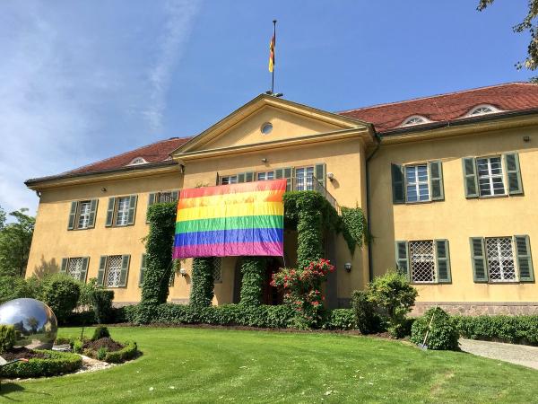 Elçiliklerde 17 Mayıs rüzgarı | Kaos GL - LGBTİ+ Haber Portalı Haber