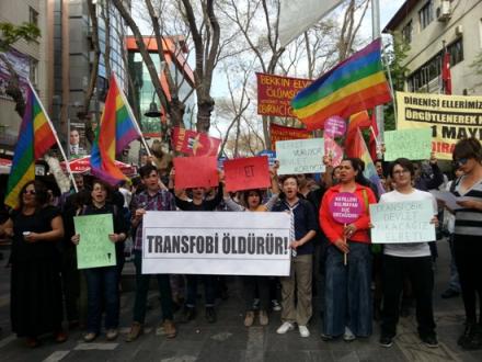 Arkadaş  Z. Özger Ankara ve Kocaeli’de Anıldı Kaos GL - LGBTİ+ Haber Portalı