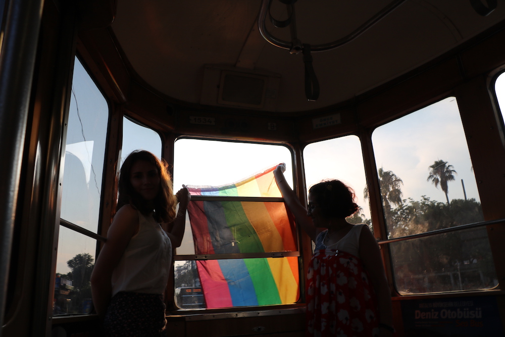 Antalya’da Onur tramvayı ve bisikleti! | Kaos GL - LGBTİ+ Haber Portalı Haber