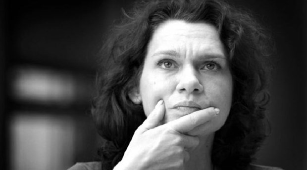 Aslı Erdoğan&rsquo;dan mektup: &lsquo;Demokrasi krizinin bedelini ağır ödüyoruz&rsquo; | Kaos GL - LGBTİ+ Haber Portalı Haber