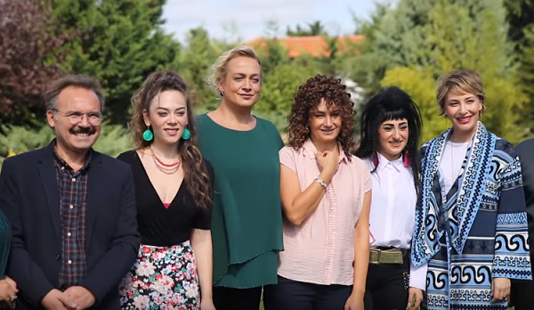 Yeni film geliyor biblolar: Aile Arasında | Kaos GL - LGBTİ+ Haber Portalı Haber