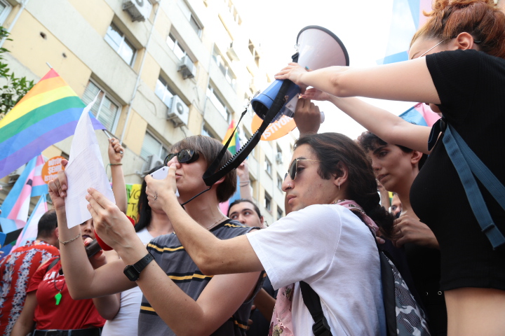 “Yaşam hakkımızı savunuyoruz, elinizi hayatlarımızdan çekin!” | Kaos GL - LGBTİ+ Haber Portalı Haber