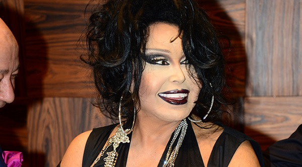 Bülent Ersoy trans geçiş süreci öncesi fotoğrafları için karar çıkarttı | Kaos GL - LGBTİ+ Haber Portalı Haber