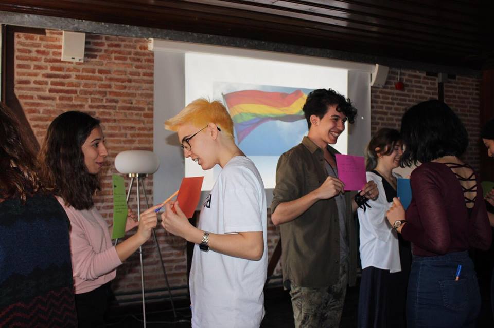 Boğazımıza Kadar Homofobi Haftası’nda bugün seramik atölyesi var Kaos GL - LGBTİ+ Haber Portalı