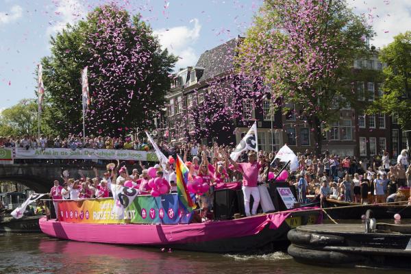 The Pink Titanic | Kaos GL - News Portal for LGBTI+ News