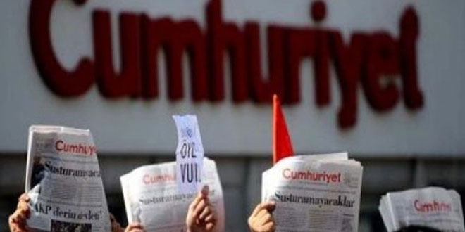 Cumhuriyet&rsquo;ten 9 yazar ve yönetici tutuklandı | Kaos GL - LGBTİ+ Haber Portalı Haber