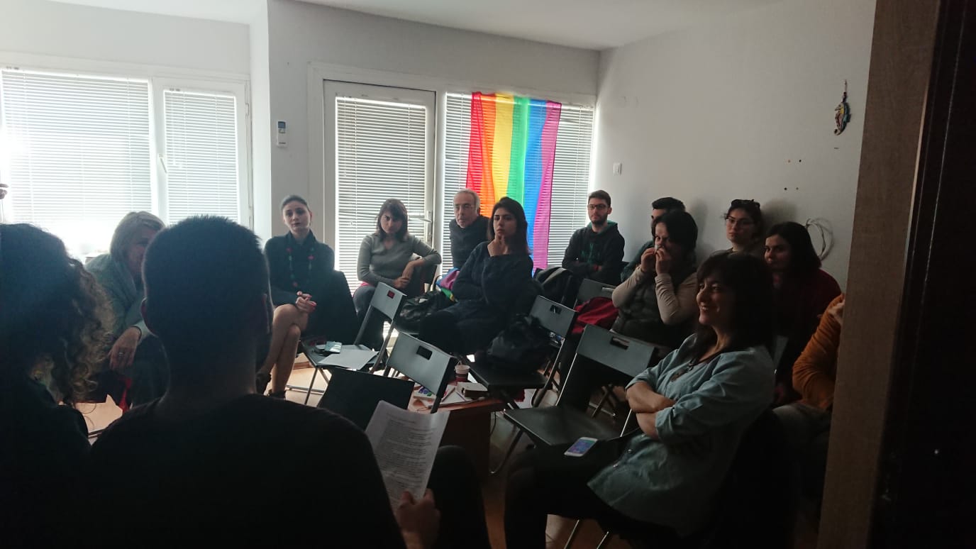 “‘Benim hiç LGBTİ+ danışanım olmuyor!’ cümlesi heteronormativite ve ayrımcılık temellidir” | Kaos GL - LGBTİ+ Haber Portalı Haber