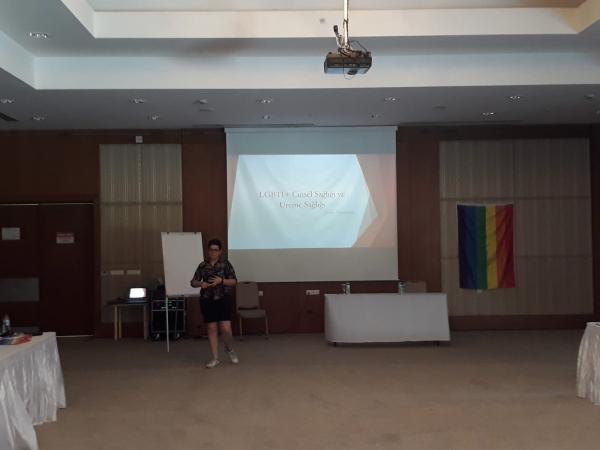 Denizli’de mülteci LGBTİ’ler cinsel sağlığı tartıştı | Kaos GL - LGBTİ+ Haber Portalı Haber