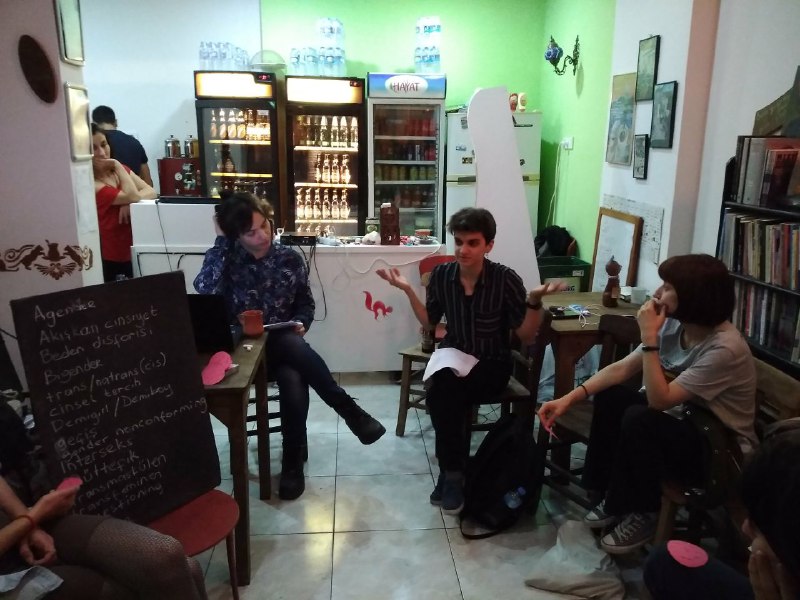 &lsquo;Gölgede kalan&rsquo; +&rsquo;lar İzmir&rsquo;de konuşuldu | Kaos GL - LGBTİ+ Haber Portalı Haber